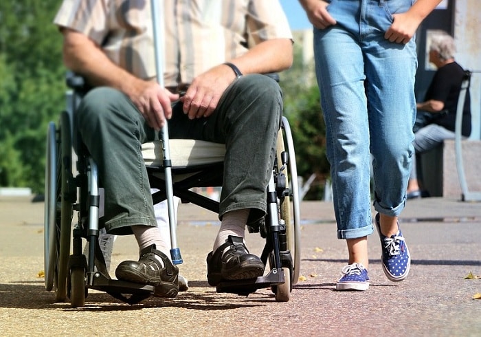 xe lăn dành cho người khuyết tật